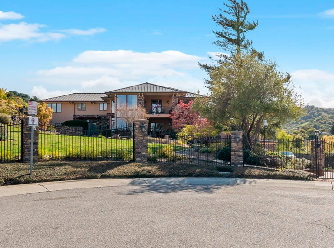 An Extraordinary 5-Star Home with the Ultimate Resort Amenities