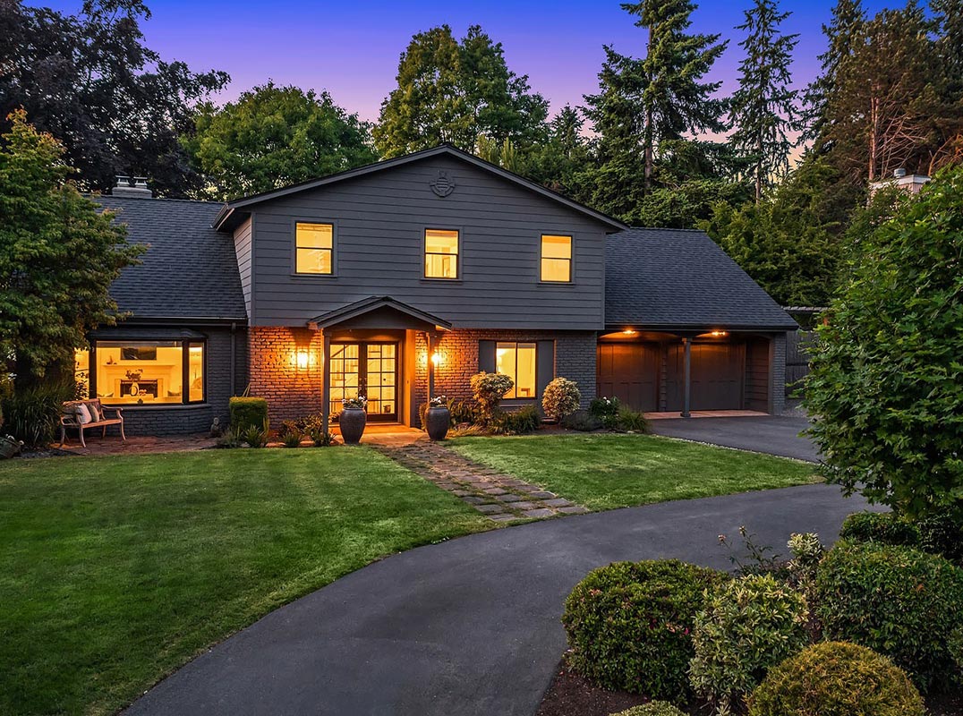 Clyde Hill Private Jewel
