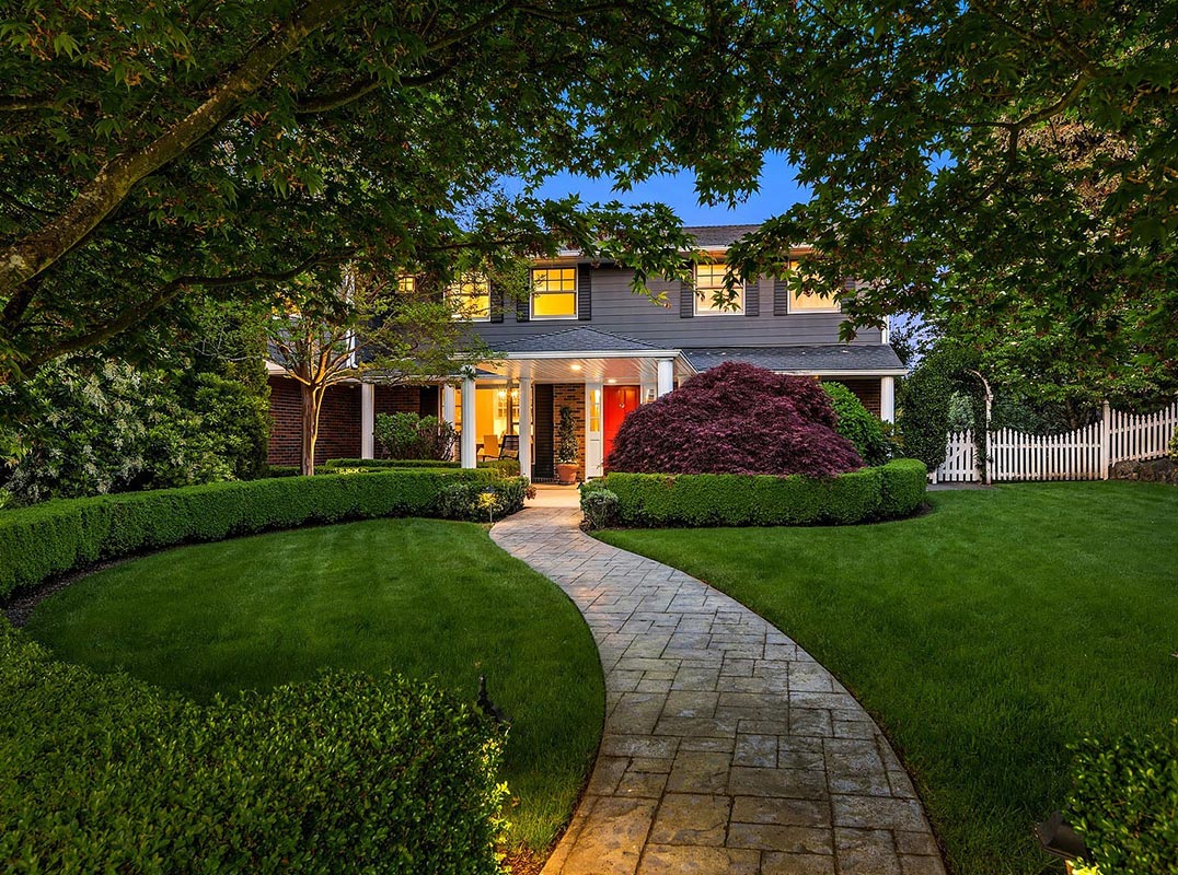 Clyde Hill Traditional Private Single Family