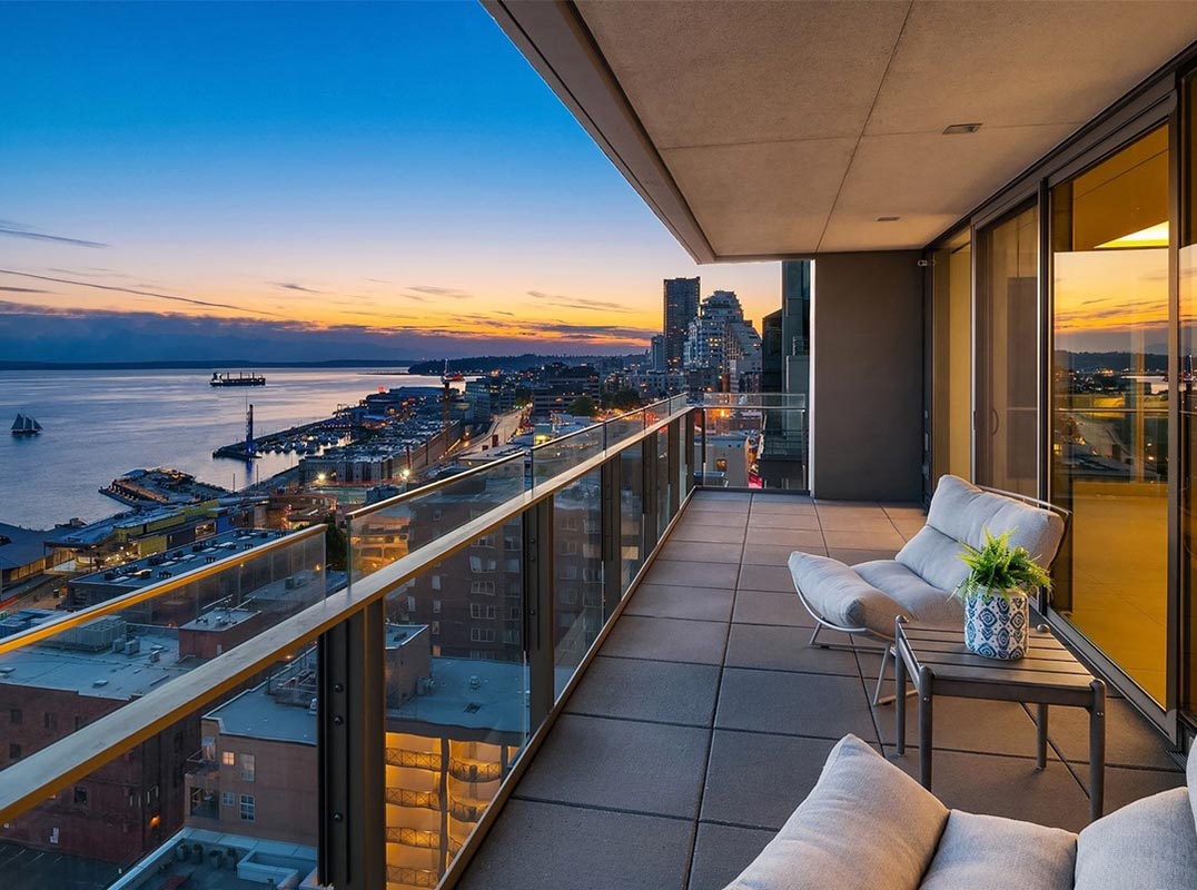 Eric Cobb Luxury Condo Look-Out