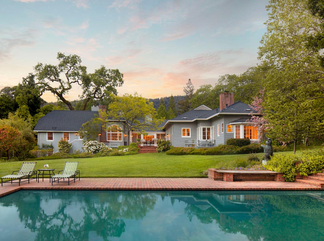 Serene Central Woodside Sunsets