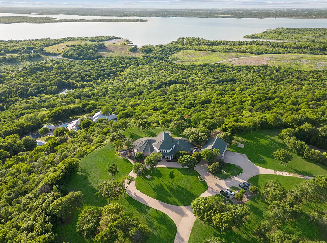 One-of-a-Kind Captivating Estate wtih Panoramic Views