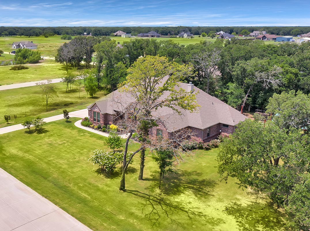 Beautiful 1 Acre Tree Lined Lot
