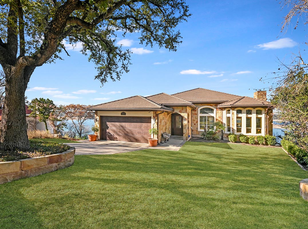 Lake Travis Waterfront Retreat