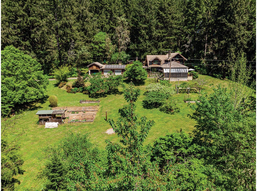 ARTISTIC CRAFTSMAN ON 6.71 ACRES