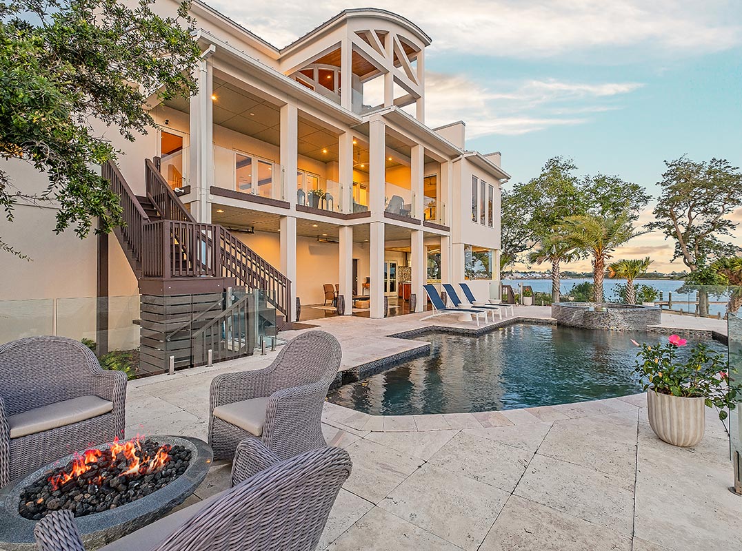 A Truly Quiet And Peaceful Oasis Of Natural Tropical Beauty