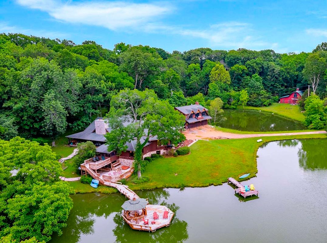 118 Acres Of Postcard-Perfect Views! 
