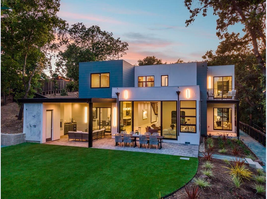 Stunning, Brand New Modern Style Home On Large Private Lot In West Alamo. 