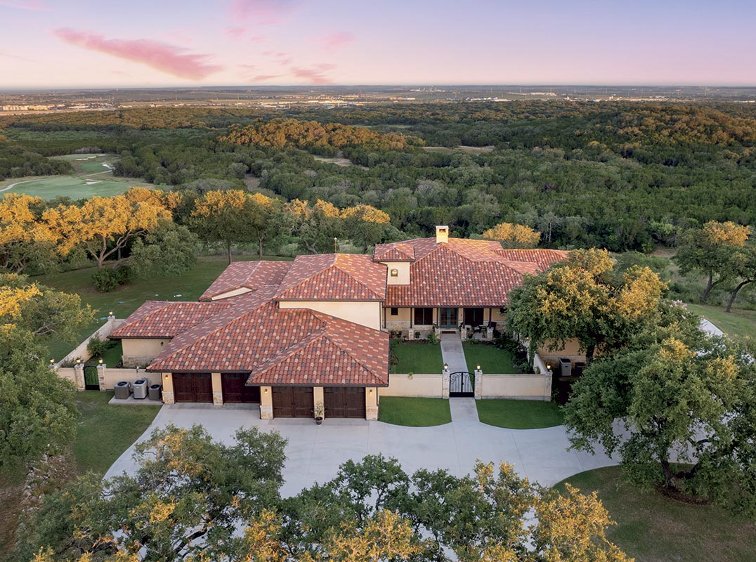 Panoramic Views of the Hill Country Foothills