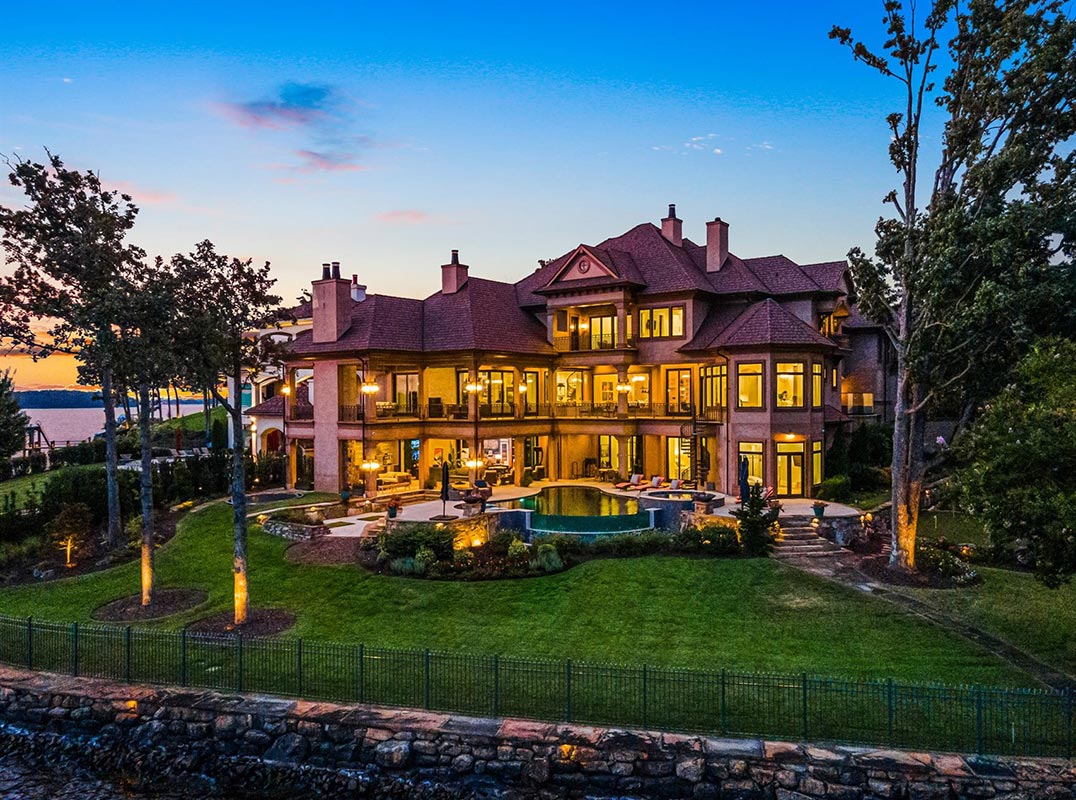 An Entertainer's Paradise with Breathtaking Views