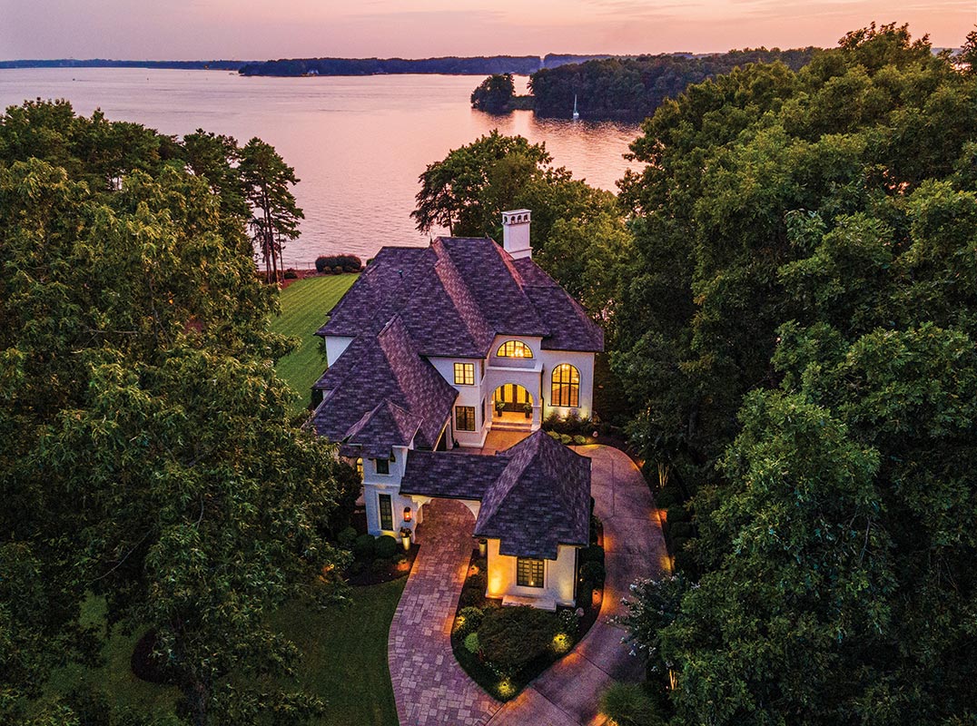 Sweeping Panoramic Views of Lake Norman