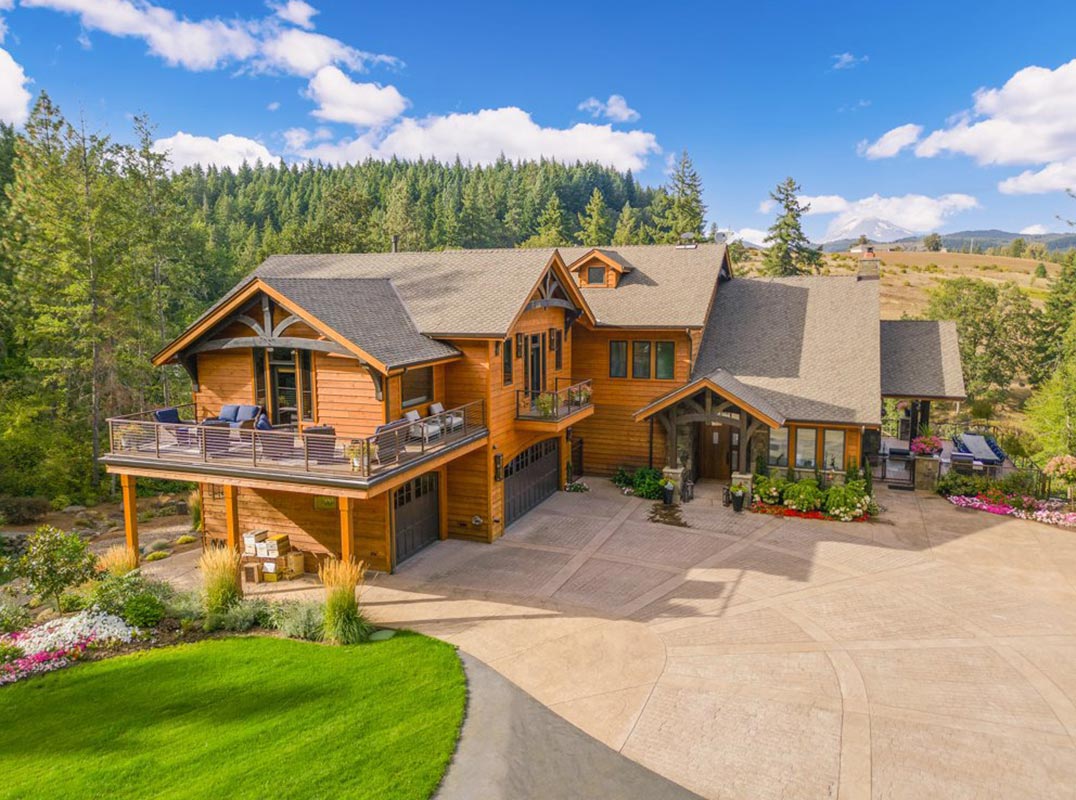 RIVER LODGE
