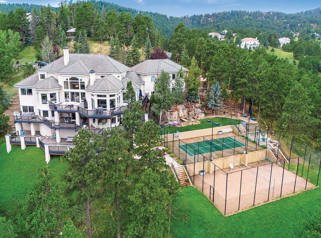 Top Of The World Mountain Retreat!