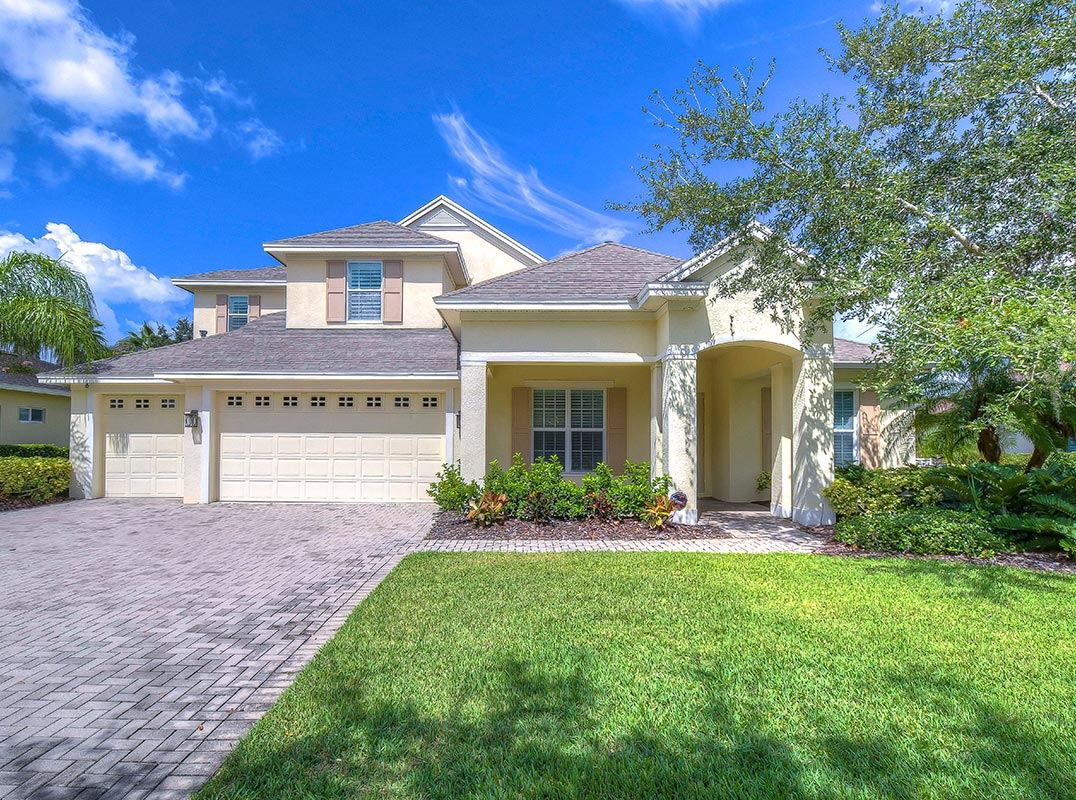 Incredible Executive Arthur Rutenberg Home