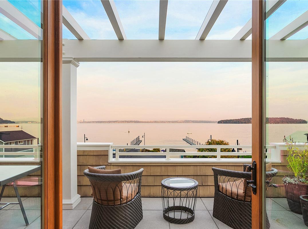 Port Orchard Penthouse Condo Look-Out