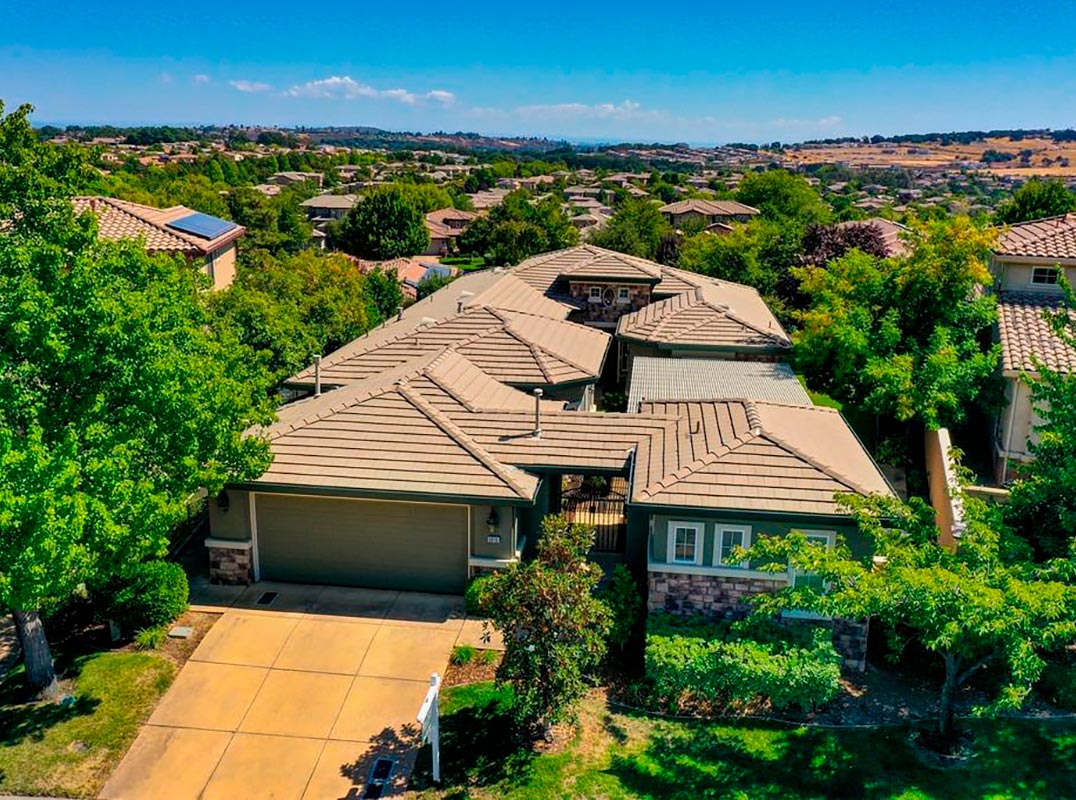 Gorgeous Single Story Home With Separate Casita