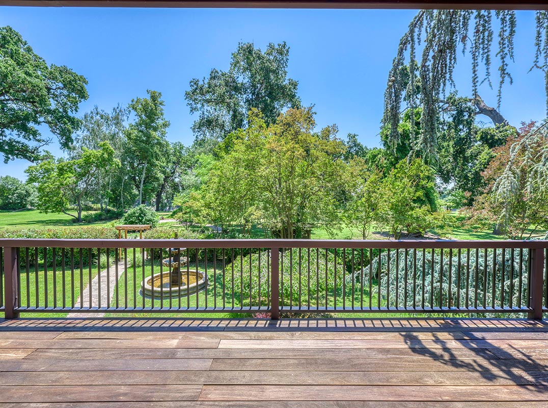 Own One Of The Largest Estates On The Magnificent Sacramento River At The Famed “S” Curve