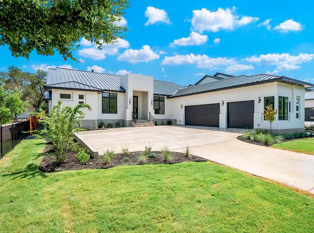 Corner Lot Within The Prestigious Bentley Manor
