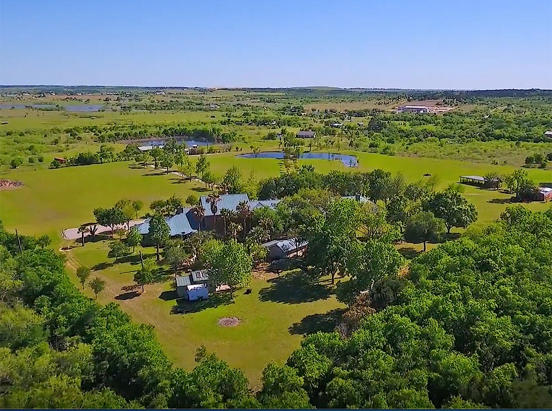 Where Country and Luxury Rendezvous