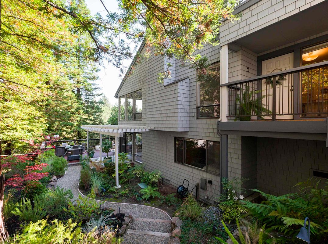 Exceptionally Updated Orindawoods Home
