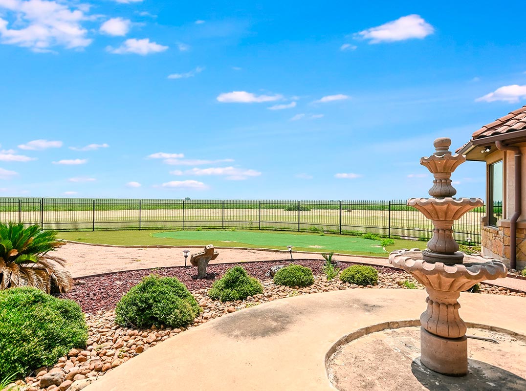 Land In Coupland Tx