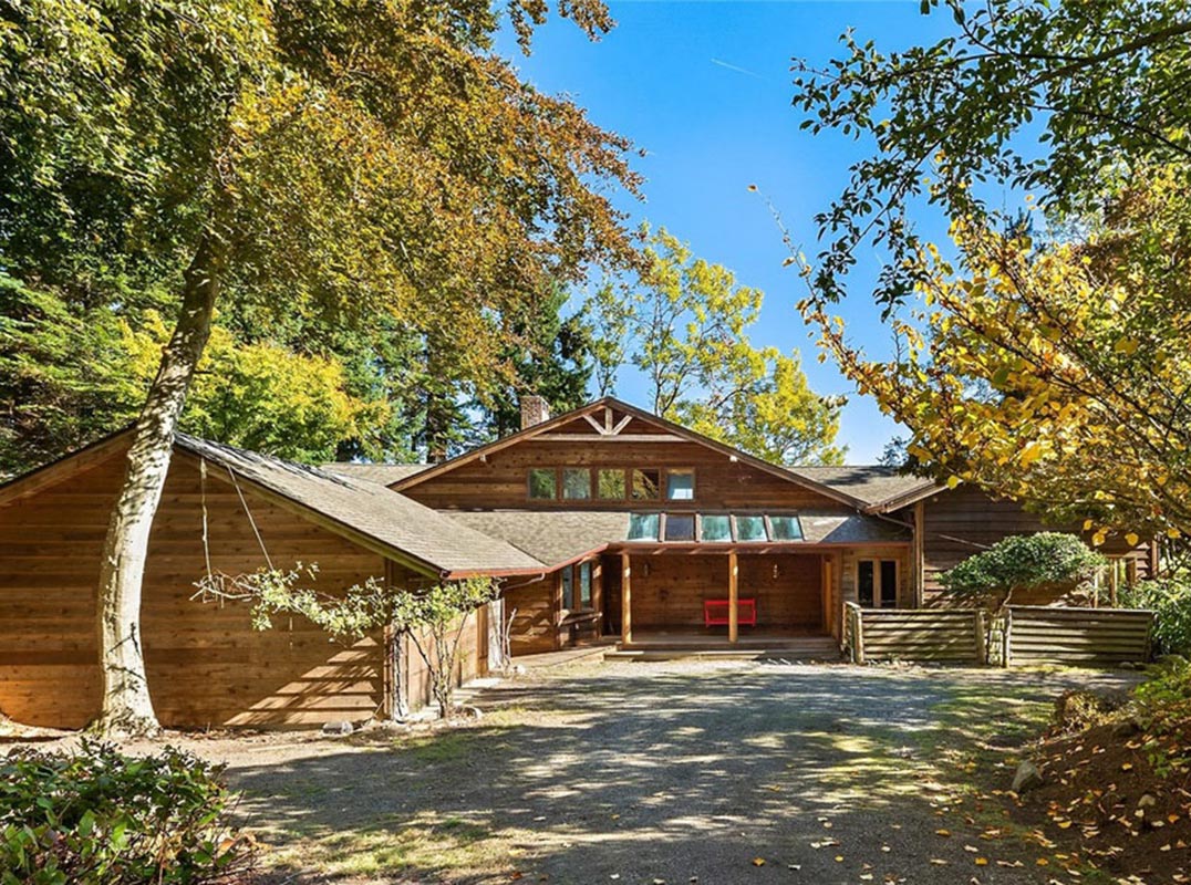 Bainbridge Island Waterfront Oasis