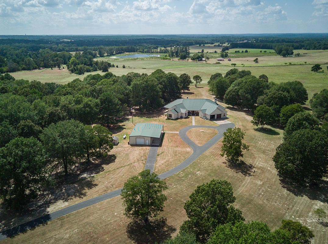 Gorgeous Estate on 14+ Acres