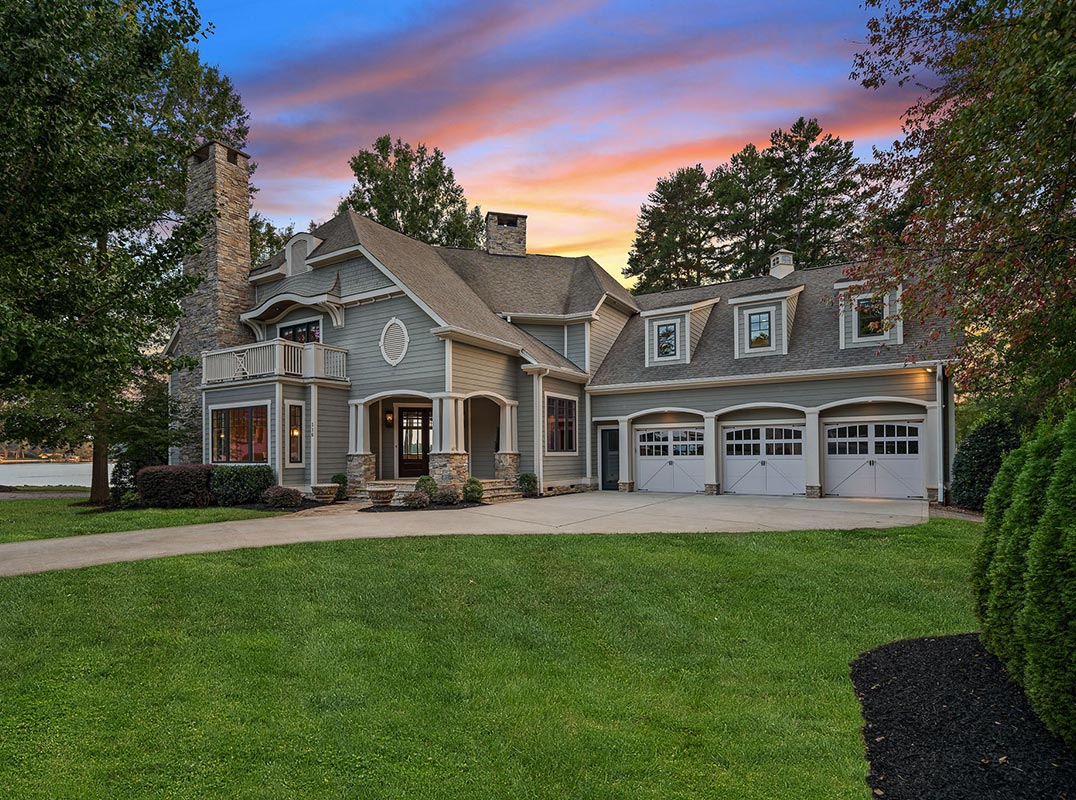 SUNSET Views w/ 440' of WATERFRONT