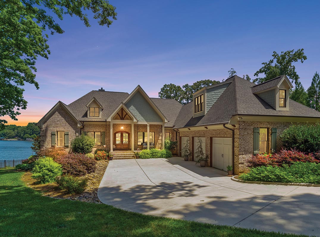Wide-open Views of Lake Norman