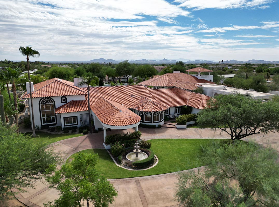 Stunning 10 Acre Equestrian Estate