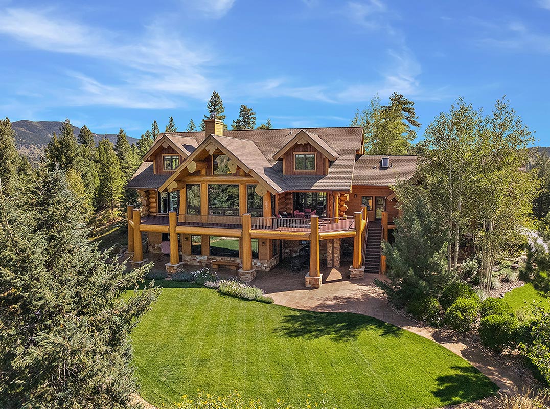Luxury Log Home With Mount Blue Sky Views