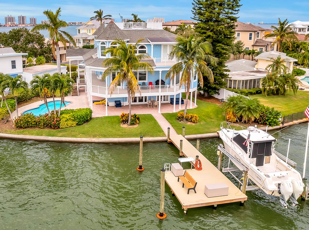 Panoramic Water Views 