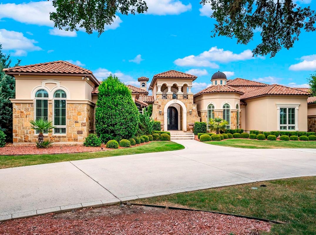 Exceptionally Crafted Shavano Park Estate 