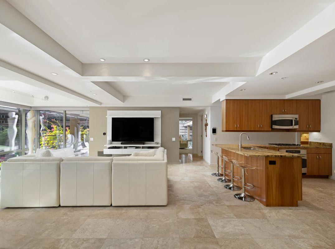 Optima Camelview