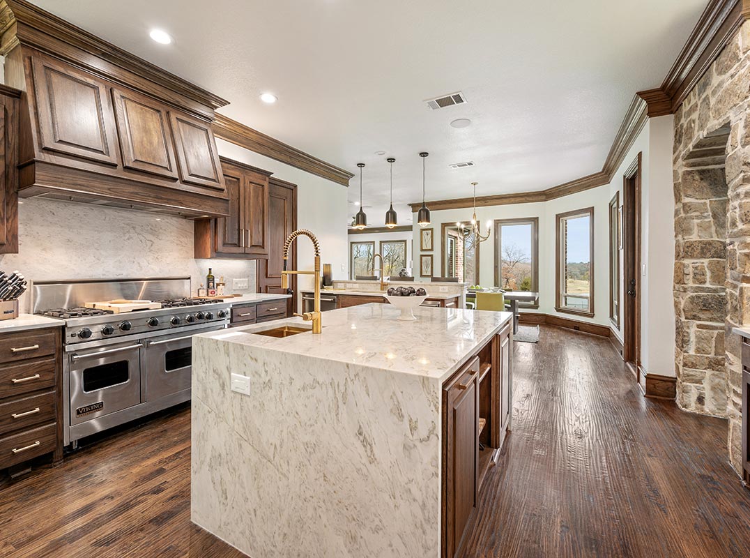 LHM Dallas Fort Worth Fully Renovated Lakefront Estate!