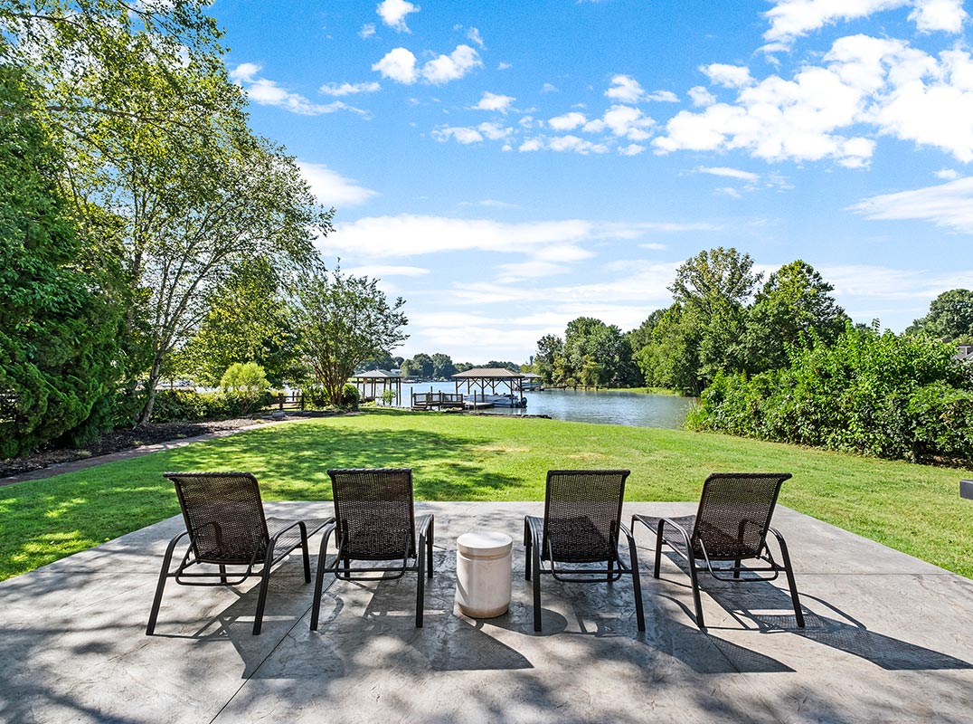 LHM Charlotte Waterfront Home Nestled in Harbor Cove