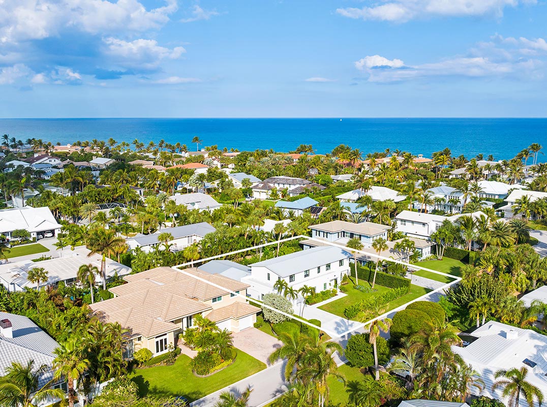 Renovated Coastal Residence in Jupiter Inlet Colony