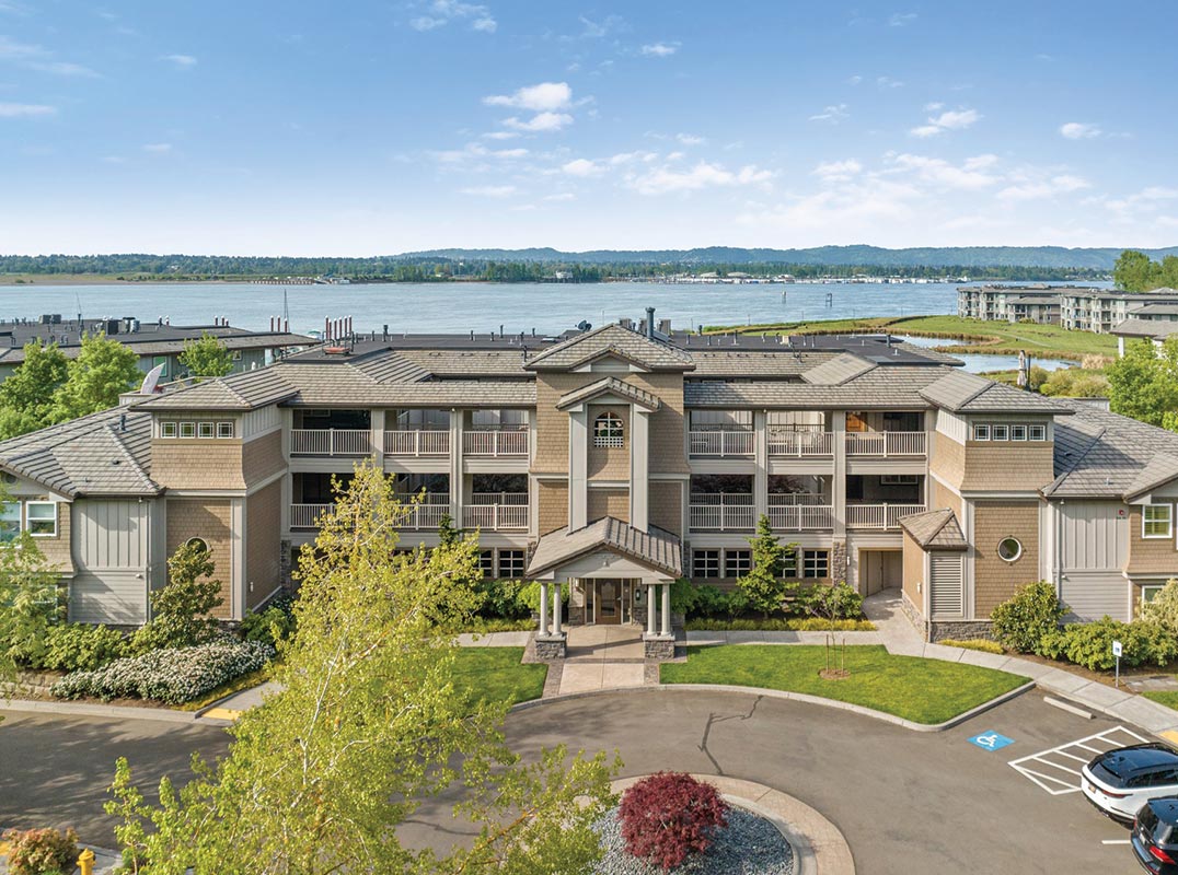 LUXURIOUS CONDO LIVING WITH RIVER VIEWS