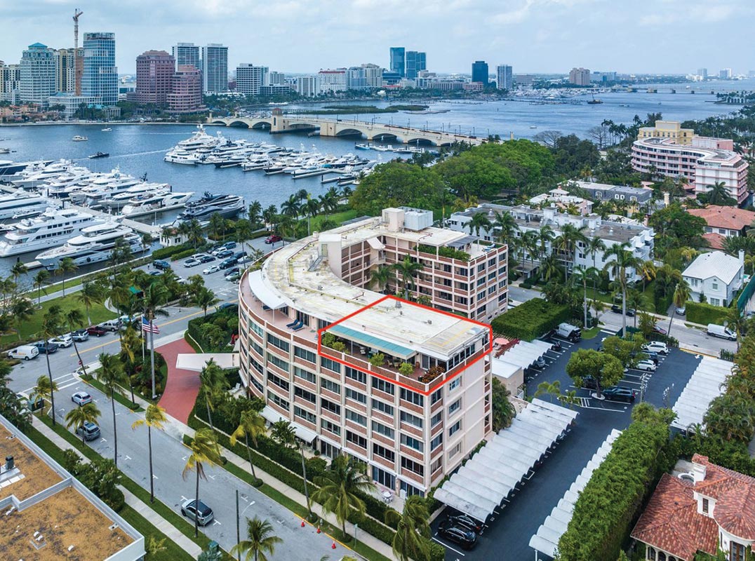 Penthouse with Sunset Views over Lake Worth