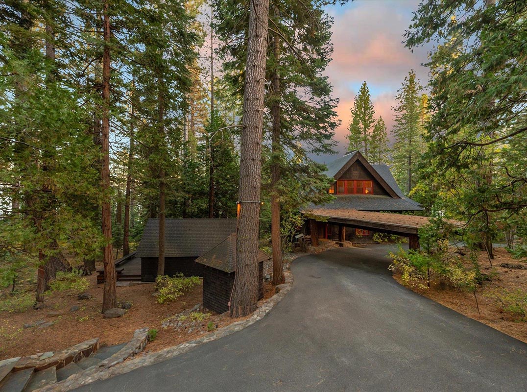 Quintessential “Old Tahoe” Lakefront
