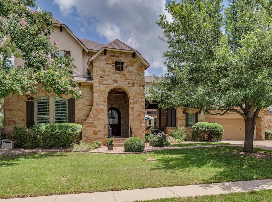 Gated Lakewood Hills In Steiner Ranch
