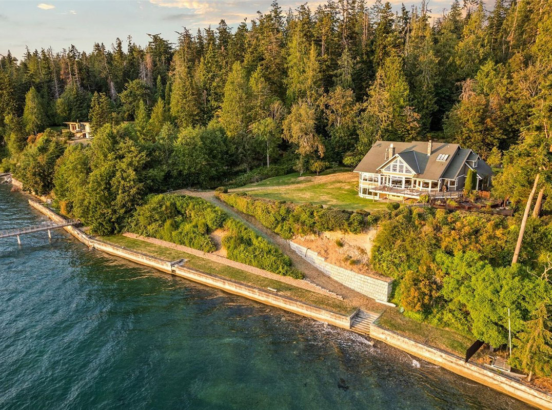 Luxury Waterfront Living