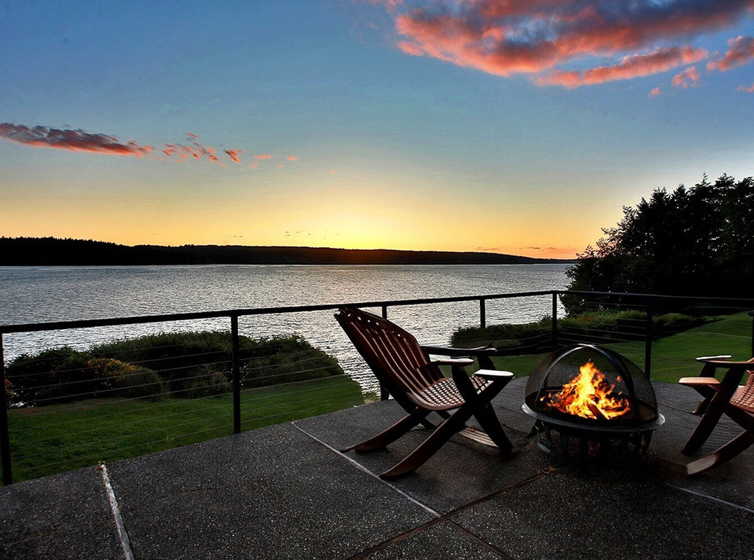 Exceptional Waterfront Living