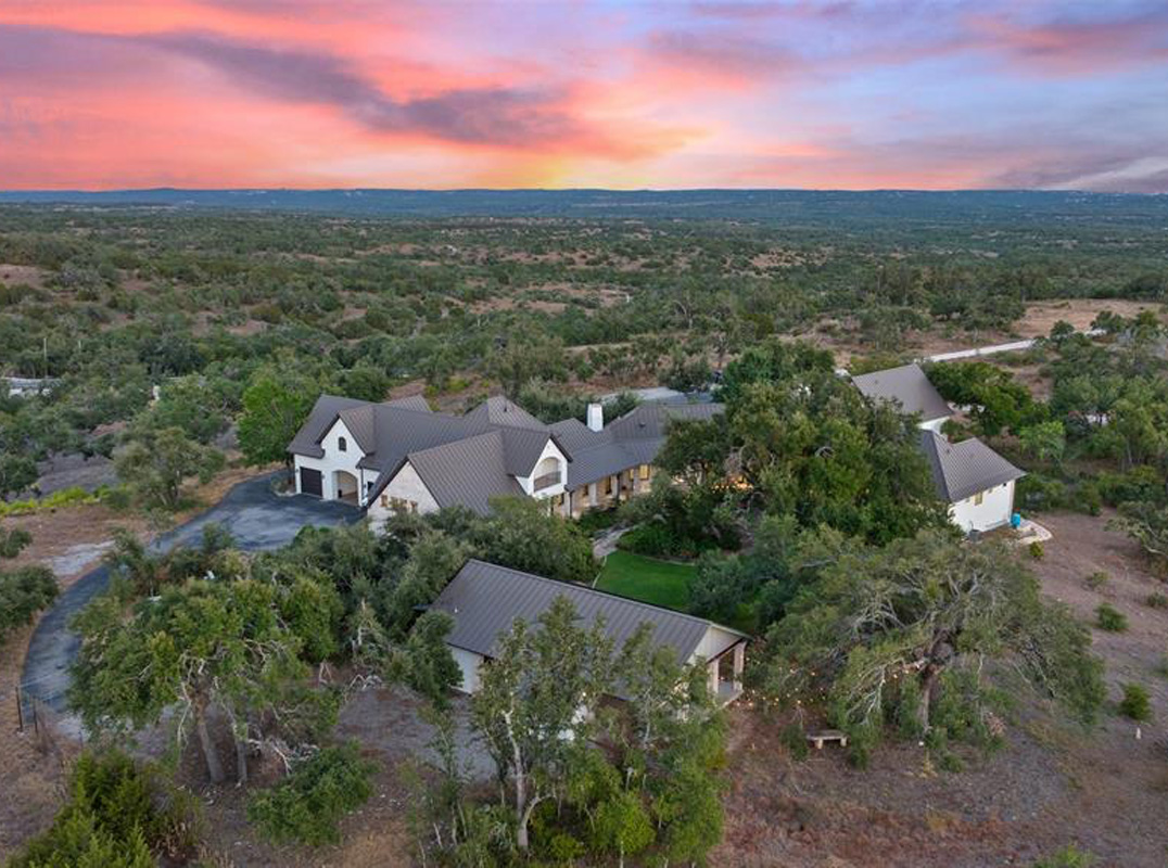Hill Country Estate On 26 Unrestricted Acres