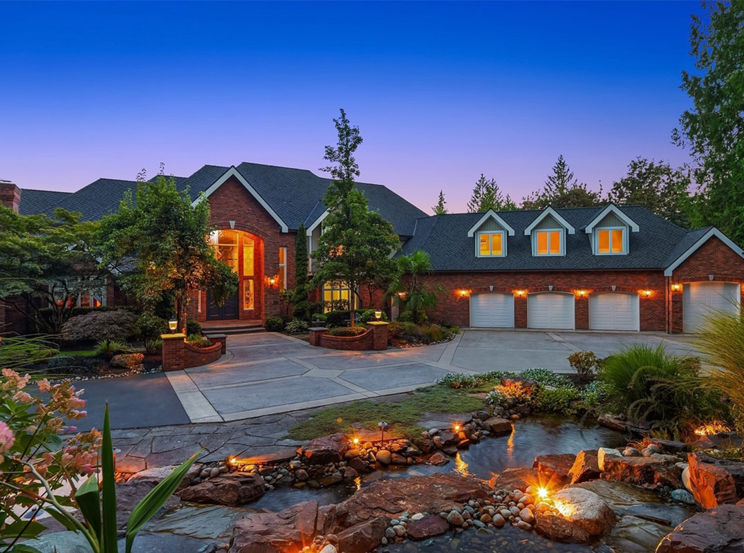 Manor of Distinction in Wine Country