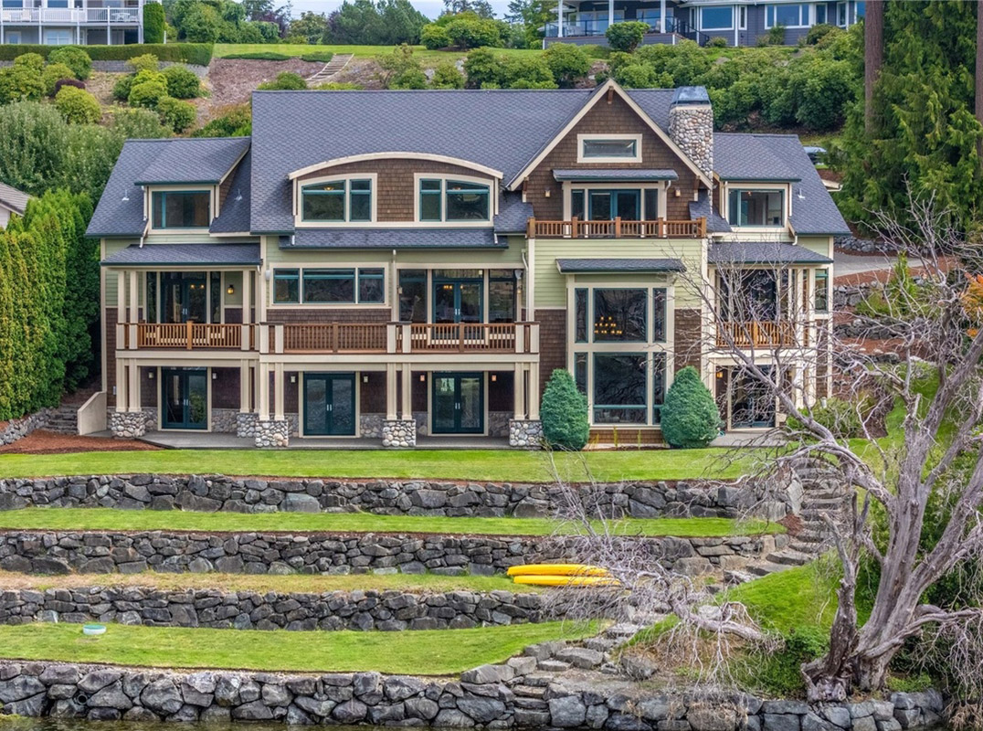 Exquisite Benum-Built Residence