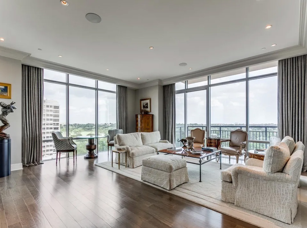 Sophisticated High-Rise Living In San Antonio