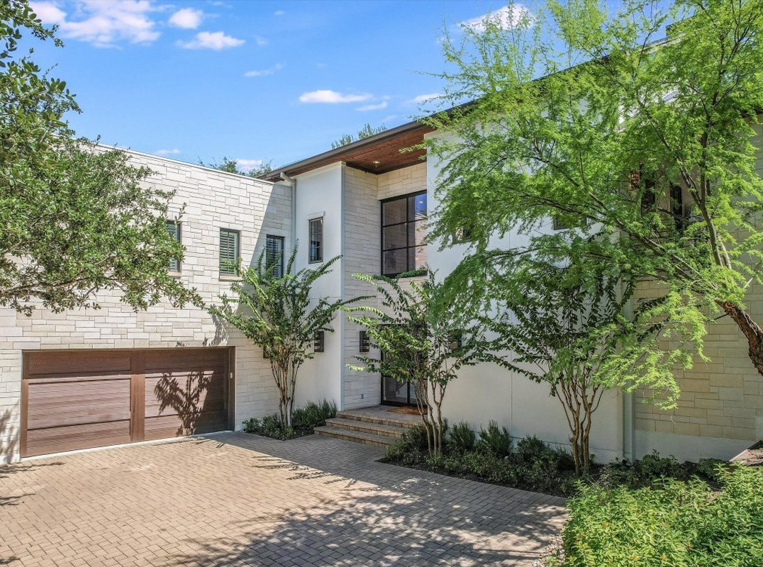 Contemporary Treehouse In The Prestigious Tarrytown