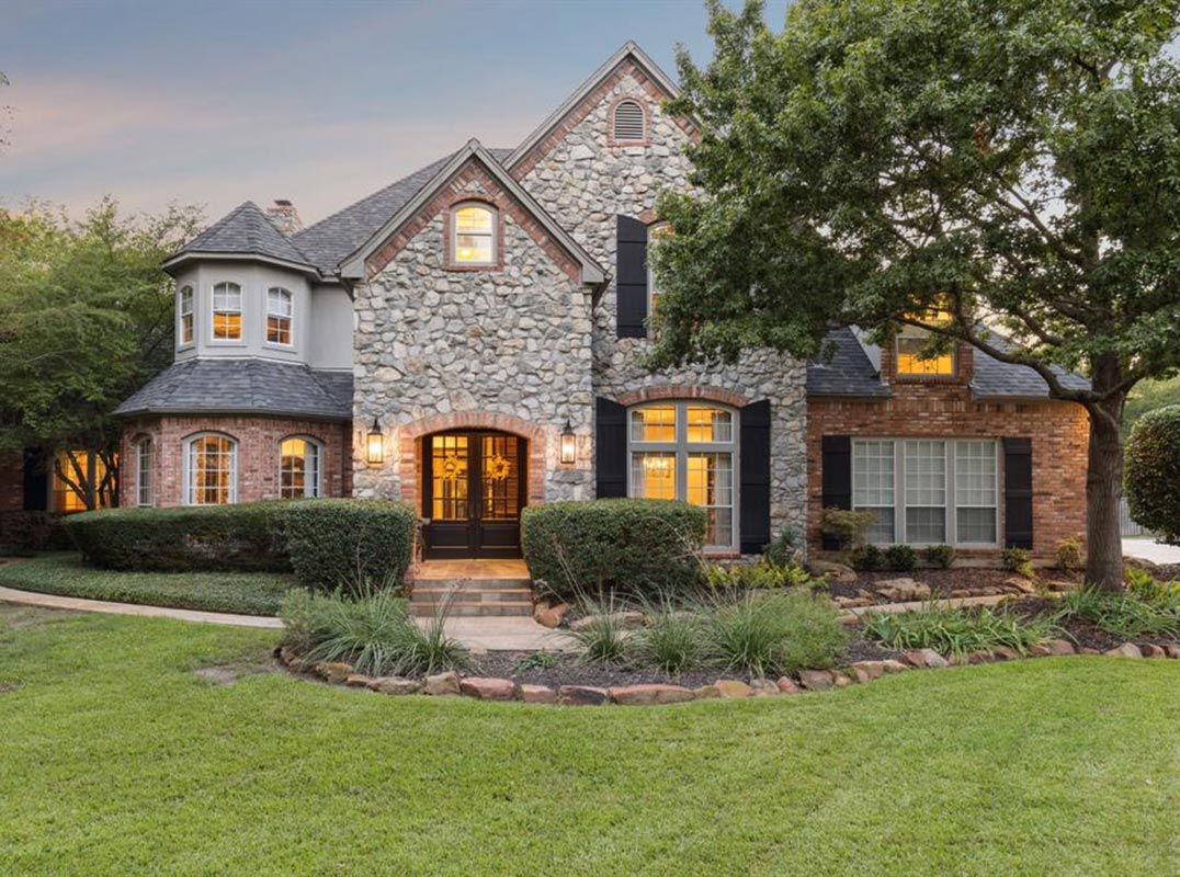 Fabulous Transitional Home On 3.5 Acres