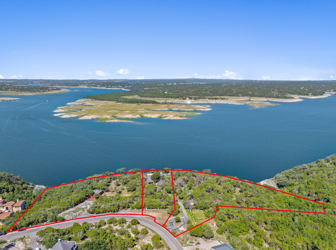 Panoramic Lakefront Views On Lake Travis